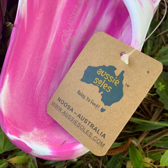 Aussie Soles Pink and White Starfish Flip Flops - Picture 2 of 9